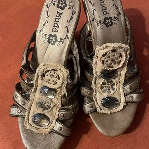 MUDD WEDGE SHOES